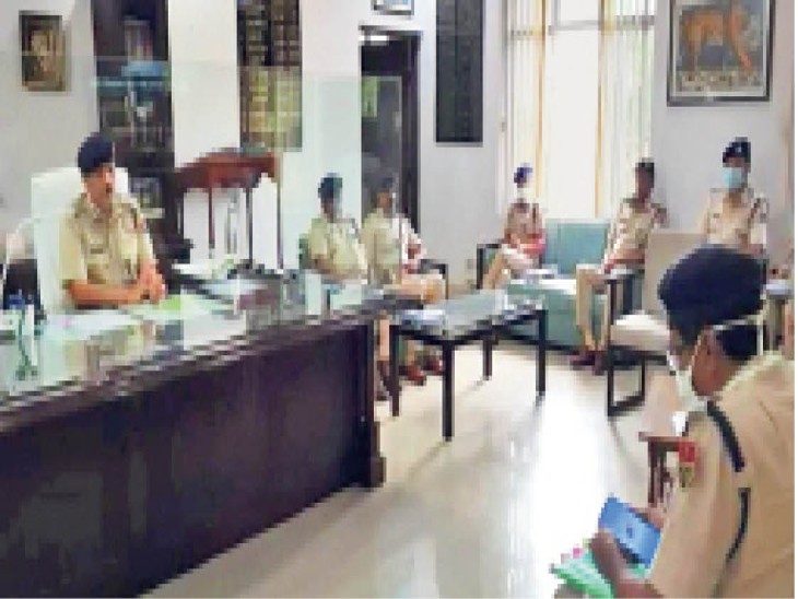 आईजी बोले - एक साल से पेंडिंग मुकदमों को निबटाएं|भरतपुर,Bharatpur - Dainik Bhaskar