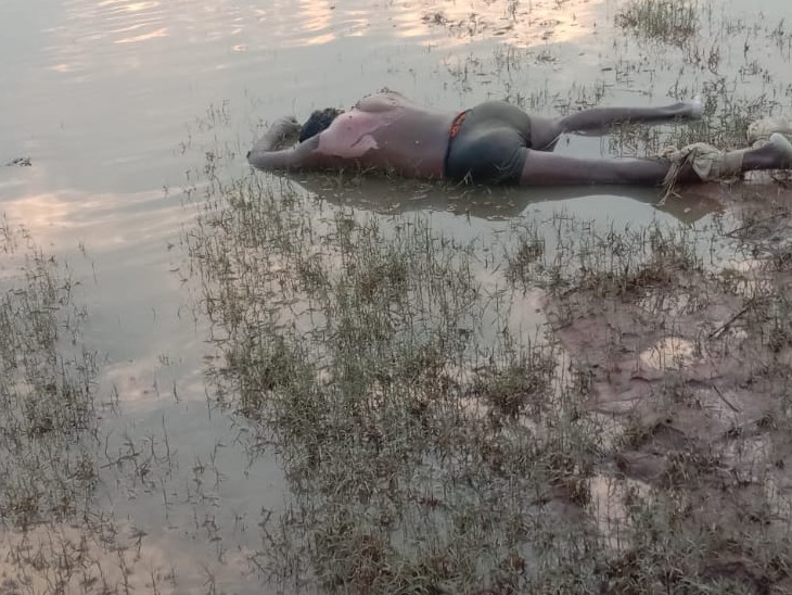 शव निकालने को लेकर दो थानों की पुलिस उलझी,सीमा विवाद पर झाड़ा पल्ला,मृतक की नहीं हुई शिनाख्त|राजस्थान,Rajasthan - Dainik Bhaskar