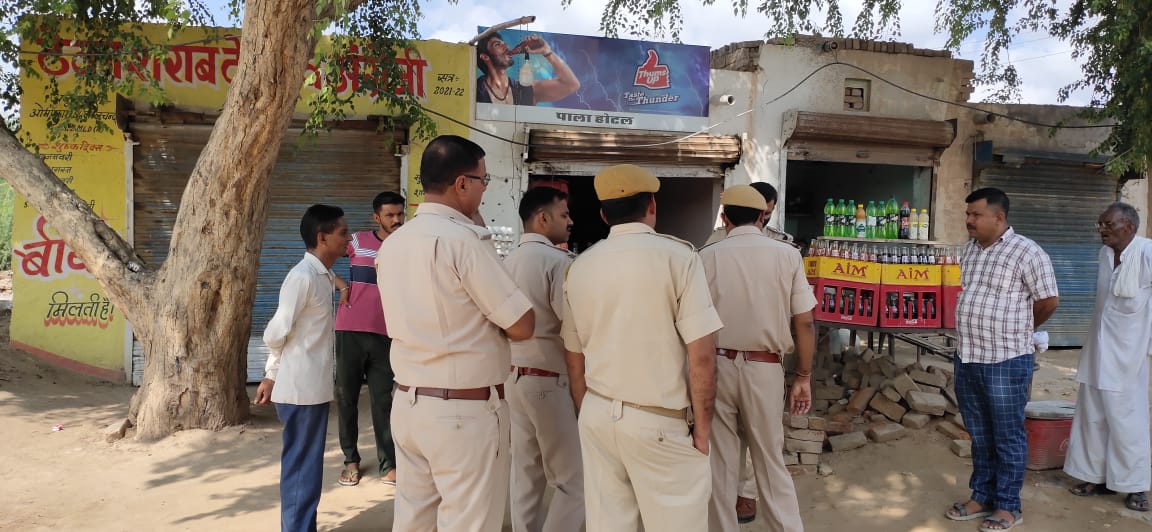 बाइक पर आए 3 युवकों ने पहले गाली गलौज की, फिर दोनों युवकों पर कर दिए फायर, हमले में घायल युवक का साथी चलाता है शराब का ठेका|श्रीगंंगानगर,Sriganganagar - Dainik Bhaskar