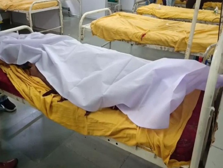 बाड़मेर दूध डेयरी के पास में ट्रक ने बाइक सवार को मारी टक्कर, पुलिस ने ट्रक को किया जब्त|बाड़मेर,Barmer - Dainik Bhaskar