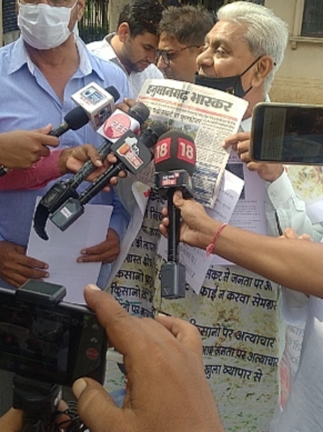 पीलीबंगा विधायक ने कांग्रेस सरकार के खिलाफ विधानसभा के बाहर किया विरोध प्रदर्शन, किसानों पर अत्याचार का लगाया आरोप|श्रीगंंगानगर,Sriganganagar - Dainik Bhaskar