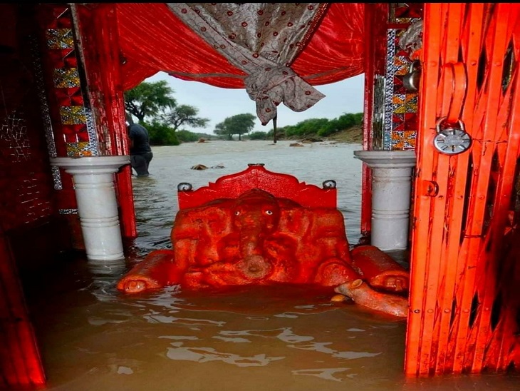 पत्थरों के टुकड़ों से घर बनाओ, फिर गणपति बना देते हैं असली मकान; कुछ ऐसी ही मान्यता है जैसलमेर के चून्धी गणेशजी की|राजस्थान,Rajasthan - Dainik Bhaskar
