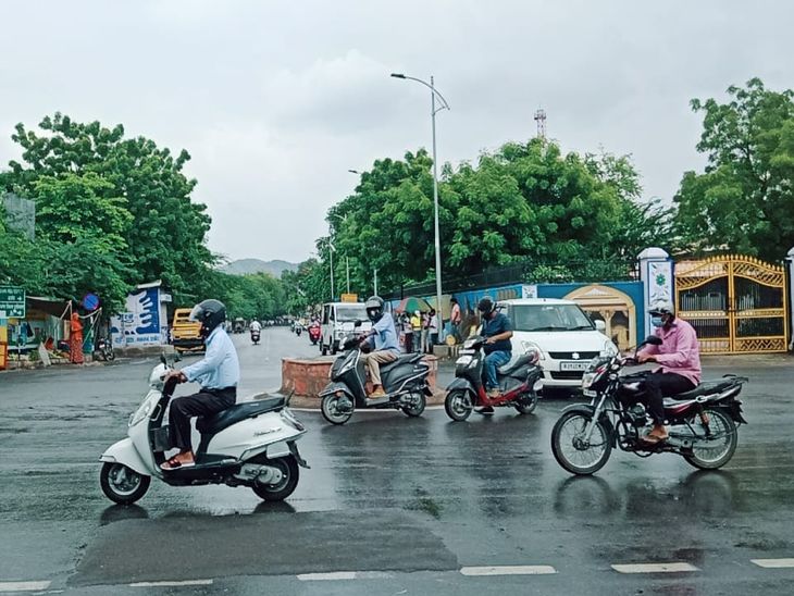 बरसात के बाद मौसम हुआ सहावना।