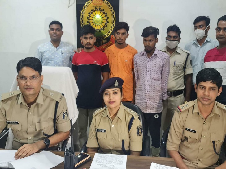 पुलिस की गिरफ्त में आए आरोपी। - Dainik Bhaskar