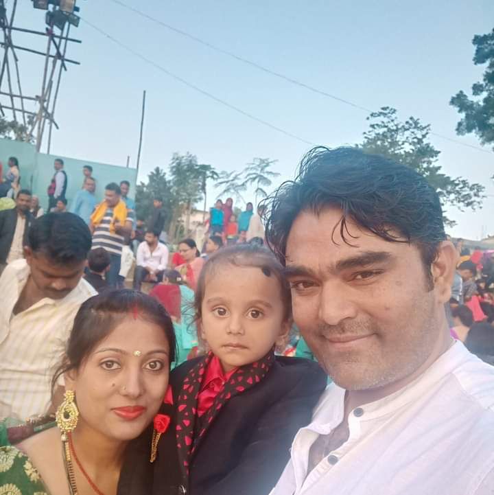 पति राकेश के साथ शिल्मी सोनम व उनका बेटा।
