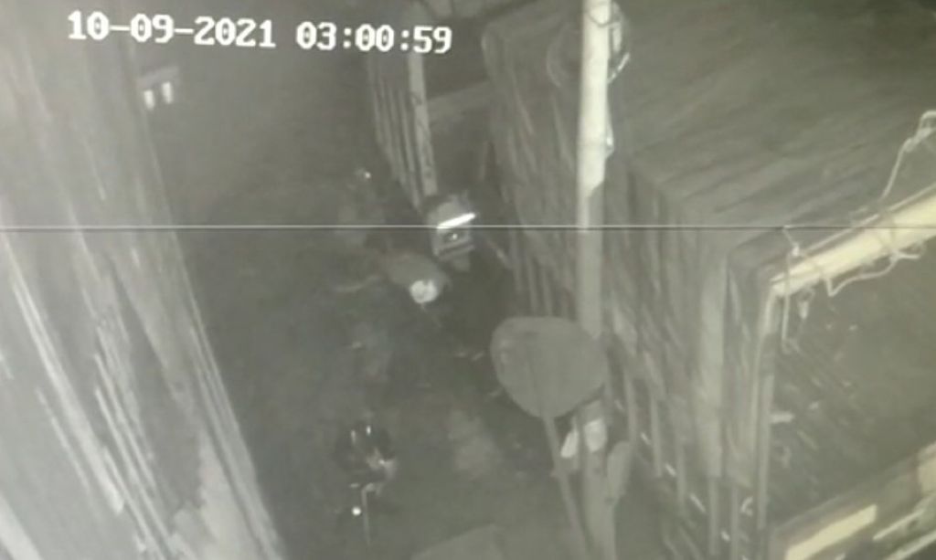 वारदात की यह धुंधली तस्वीर मौके पर लगे CCTV कैमरे में कैद हुई थी। इसी के आधार पर आरोपी को पुलिस ने पकड़ा है।