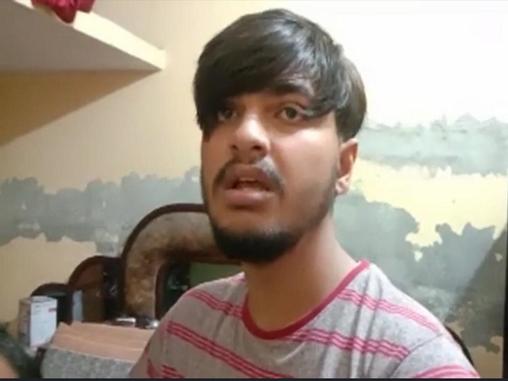 मृतका का भाई हर्षित जानकारी देता हुआ।
