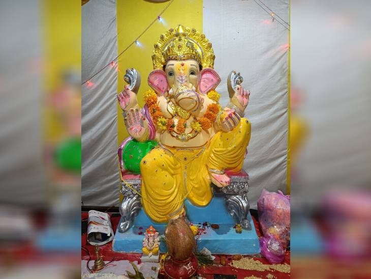 राजगढ़ के खिलचीपुर आनन्द बिहार गणेश उत्सव समिति की ओर से गायत्री कॉलोनी में स्थापित की गई है। पिछले तीन वर्षों से कॉलोनी के लोग यहां गणेश जी की प्रतिमा की स्थापना कर रहे हैं।