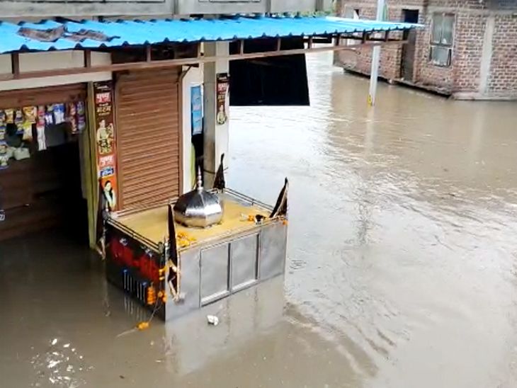 आगर मालवा: सुसनेर और नलखेड़ा और बिजनाखेड़ी में निचली बस्तियों में पानी भर गया है।