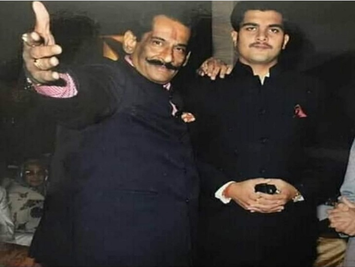 पिता के साथ युद्धवीर।