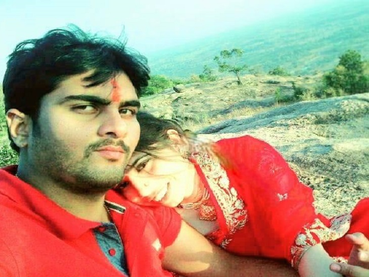 पत्नी संयोग के साथ युद्धवीर।