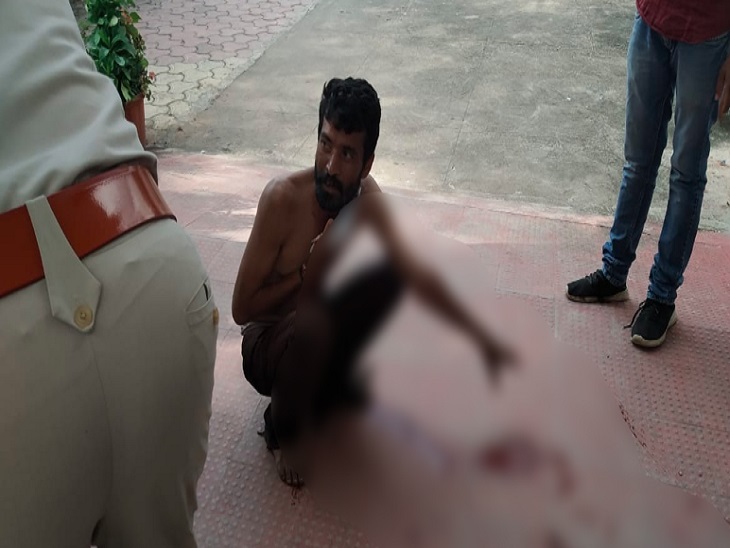 जमीन पर स्थित जमीन की स्थिति में जमीन पर रखी गई थी।