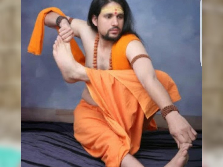 अमेरिका, ब्रिटेन, यूरोप, तुर्की, आस्ट्रेलिया और कजाकिस्तान सहित कई देशों की यात्रा कर वहां योग की ट्रेनिंग दी।