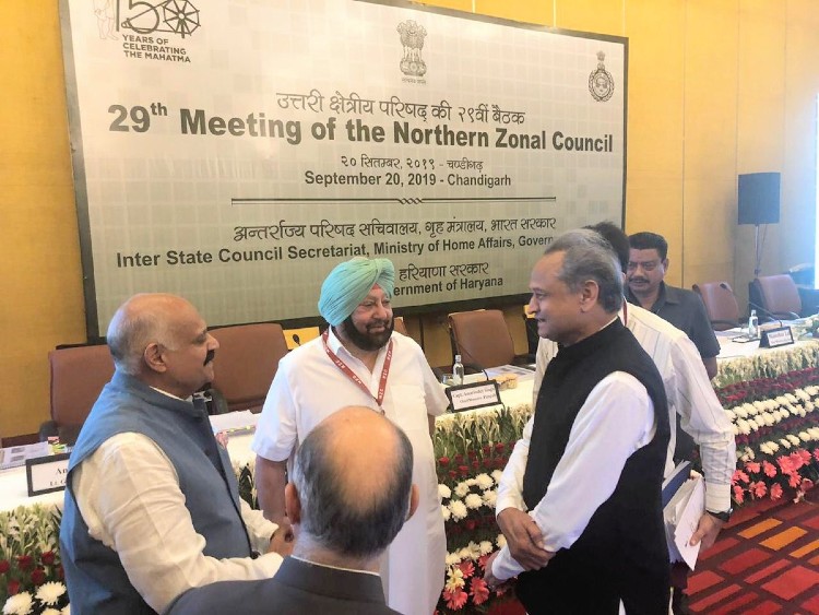 20 सितंबर 2019 को नॉर्दन जोनल काउंसिल की बैठक में कैप्टन अमरिंदर और अशोक गहलोत ।
