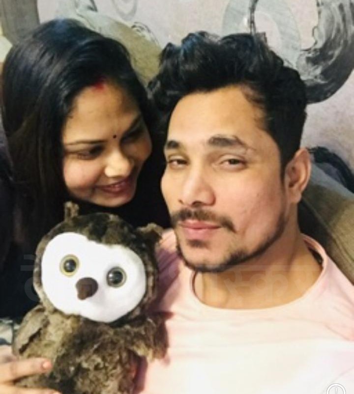 जिम ट्रेनर और डॉक्टर की पत्नी खुशबू सिंह शुरुआती जांच में एक-दूसरे से सिर्फ जान-पहचान बता रहे थे। लेकिन, कुछ और ही रिश्ते बयां कर रहे हैं।