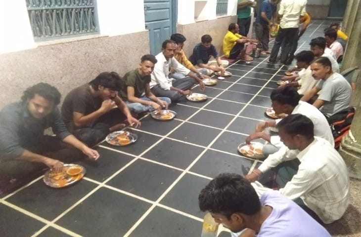 सांवलिया जी धर्मशाला में खाने के बाद.