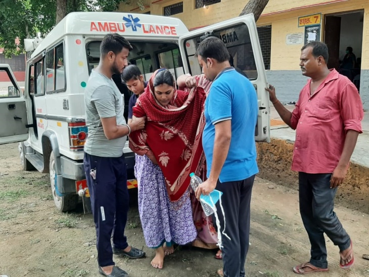 सिजेरियन डिलीवरी के 2 दिन बाद परीक्षा देने पहुंची प्रसूता।