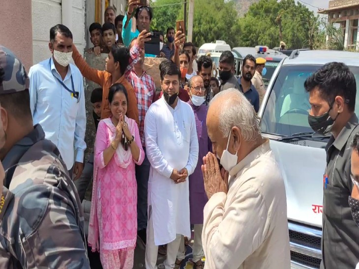 संघ प्रमुख संघ कार्यालय मधुकर भवन पहुंचे।