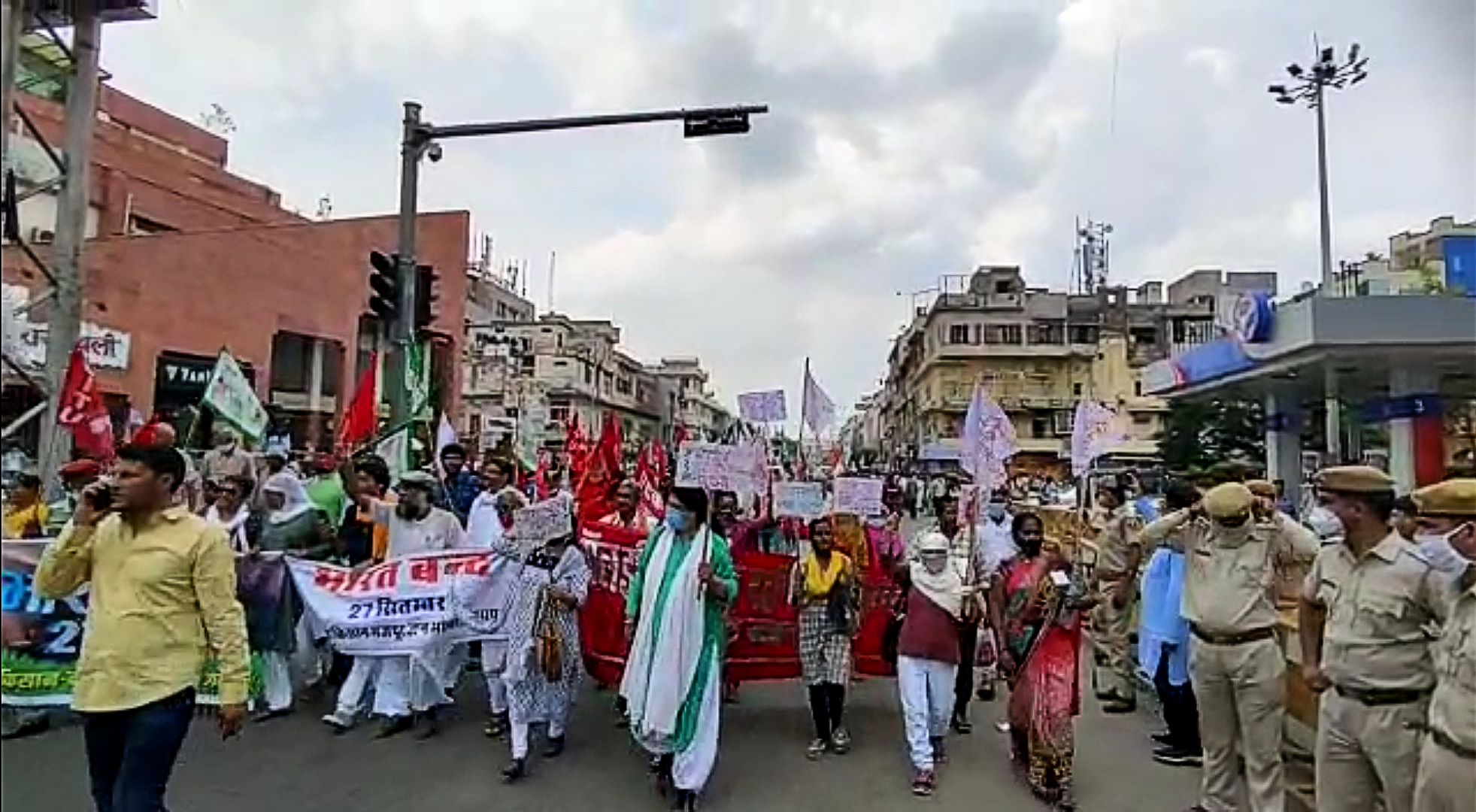 गवर्नमेंट होस्टल से परकोटा होकर कलक्ट्रेट तक रैली