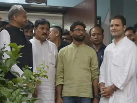 चर्चा है कि कांग्रेस में शामिल होते ही जिग्नेश मेवाणी को गुजरात में अहम जिम्मेदारी दी जाएगी।