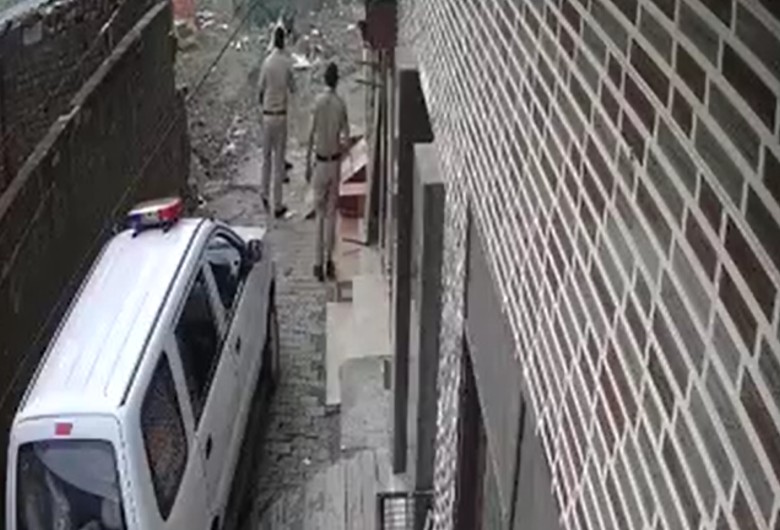 घटना के बाद पहुंची सिविल लाइन थाना पुलिस।