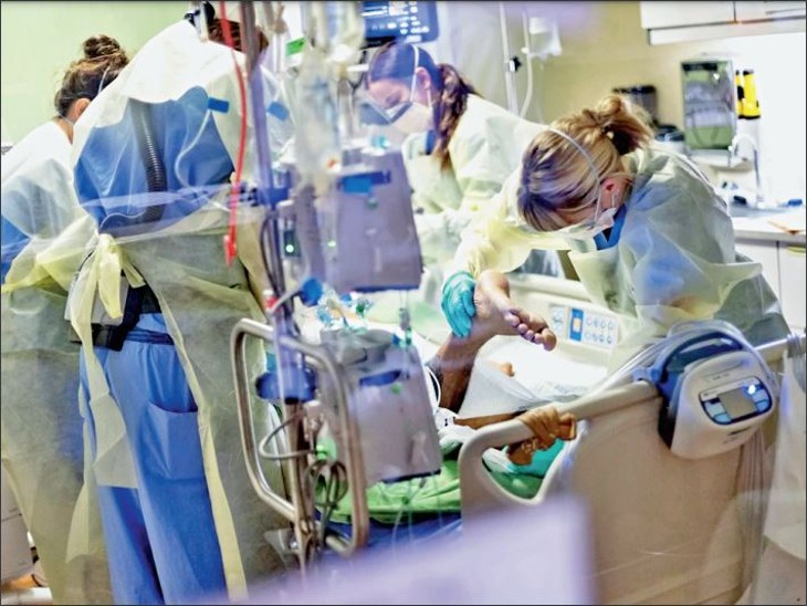 The State Disaster Medical Unit has procured 14 portable morgues with a capacity of 12 dead bodies.  - Dainik Bhaskar