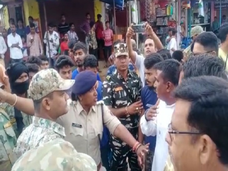 पुलिस नियंत्रण से नियंत्रण करने वाला, इस्थ्येदिया से और बढ़ाएँ।
