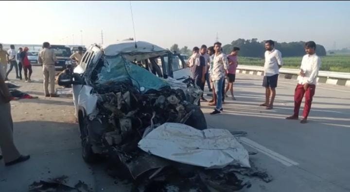 Accident on Delhi-Meerut Expressway, speeding car rammed into truck ...