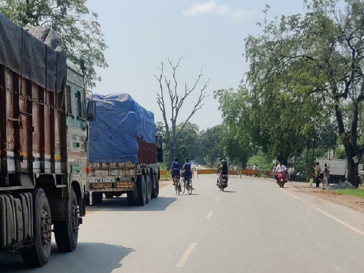 हिन्दुस्तान ने कवर किया है-जबलपुर हाईवे है।