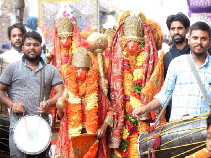 इस तरह बाल हनुमान के रूप में पहुंचते हैं बच्चे। फाइल फोटो