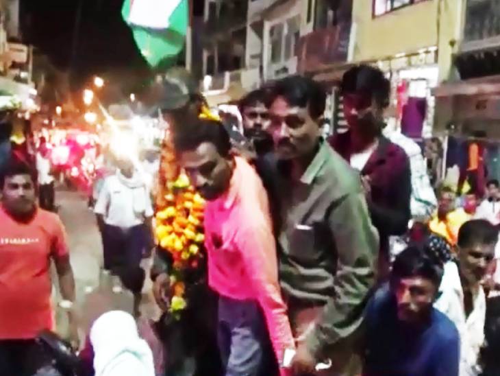 हरदा में बड़ा जुलूस निकाला गया था।