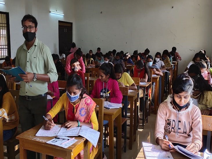 व्यापमं के लिए कवर किया गया था।