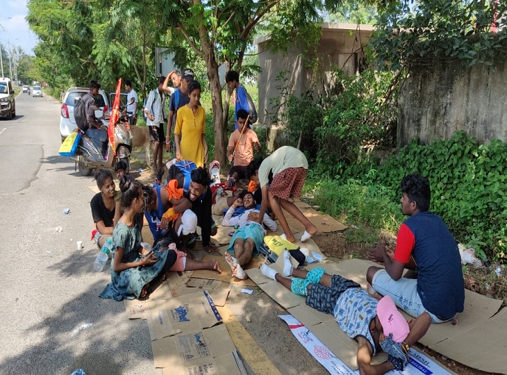 बीजापुर से भक्त।