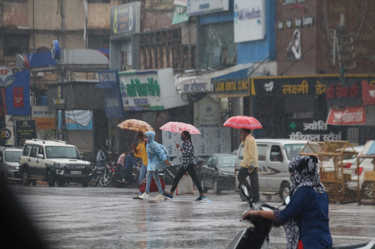 जून-जुलाई में और राज्य में जब स्थिति होती थी।