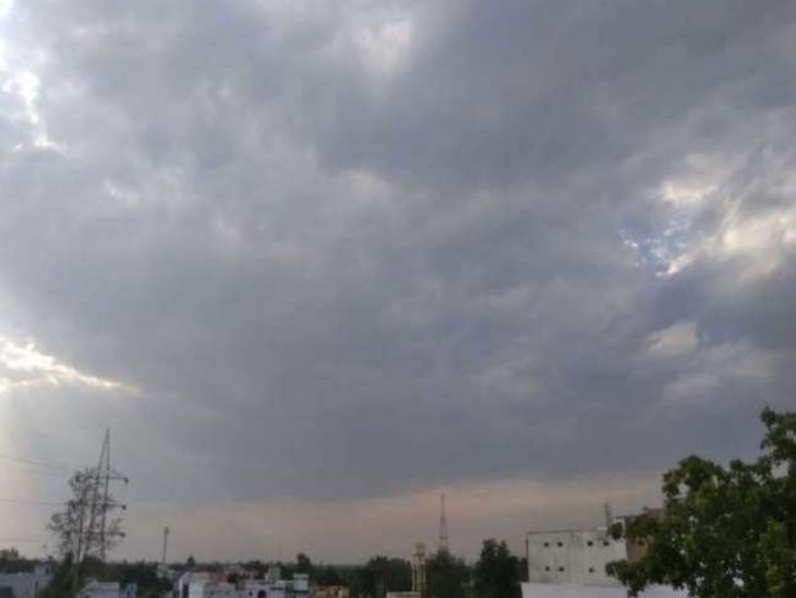 मौसम विभाग के मुताबिक गुरुवार से रांची में आंशिक बादल छा सकते हैं। शुक्रवार से बारिश की संभावना जताई गई है। (फाइल फोटो) - Dainik Bhaskar