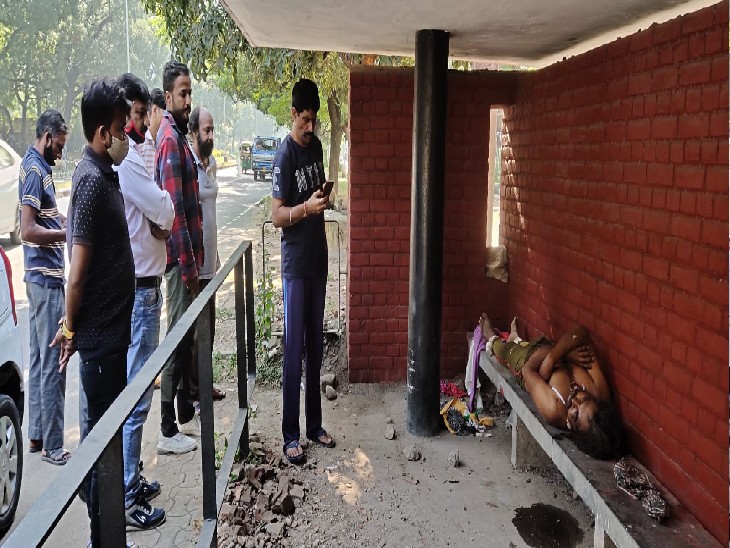 घटना स्थल पर मौजूद लोग