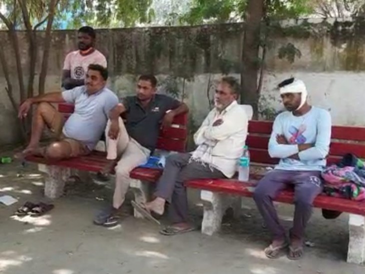 सोनीपत अस्पताल में मौजूद मृतका के परिजन।