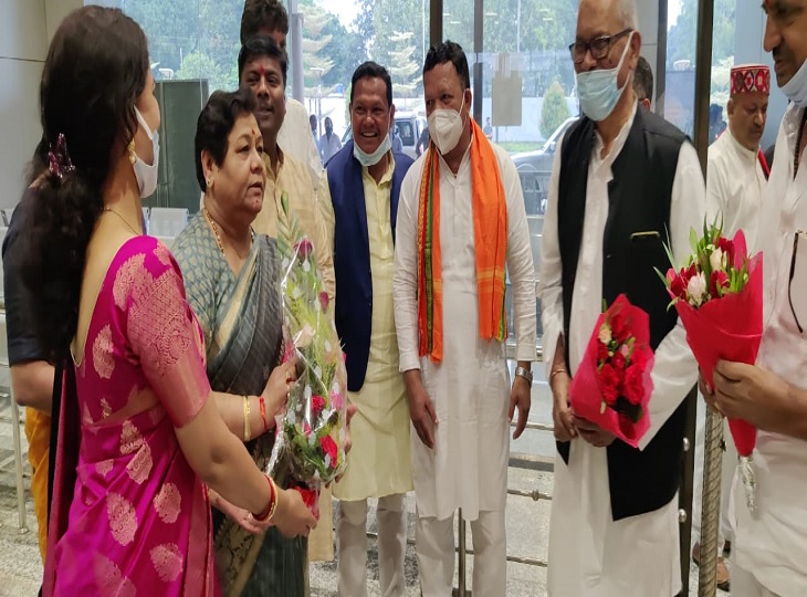 उपराज्यपाल ने बैठक की।