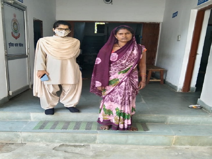 पुलिस ने उसे सुरक्षित रखा है।