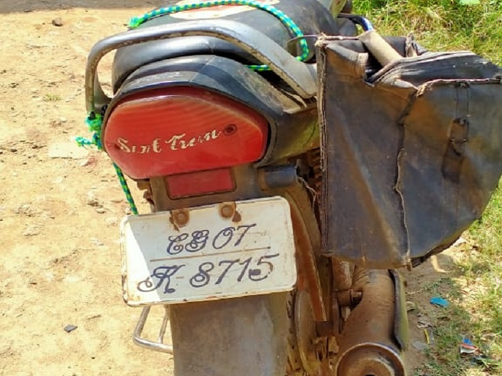 बाइक से पत्नी और पोती के साथ।