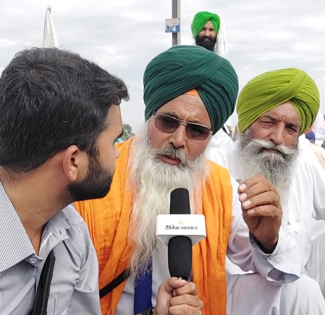 किसान नेता कुलबीर सिंह लोपोके का आरोप है कि पुलिस बेअदबी के मामलों में कार्रवाई नहीं करती है इसलिए निहंगों को ऐसा कदम उठाना पड़ा।