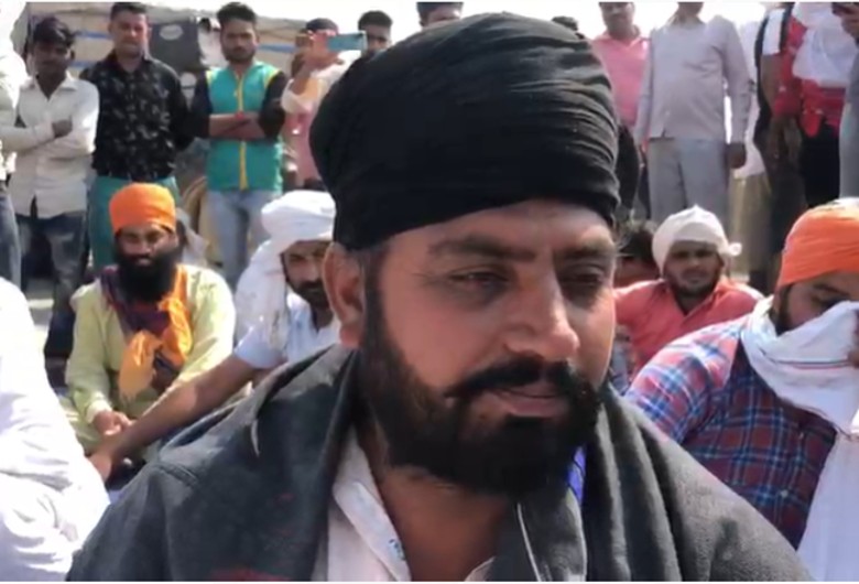 किसान की समस्याओं को बयां करना।
