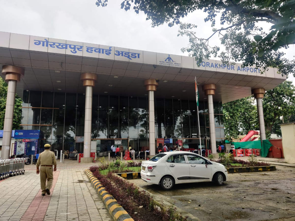 फिलहाल गोरखपुर से विभिन्न शहरों के लिए कुल 13 उड़ानें रोजाना हो रही हैं।
