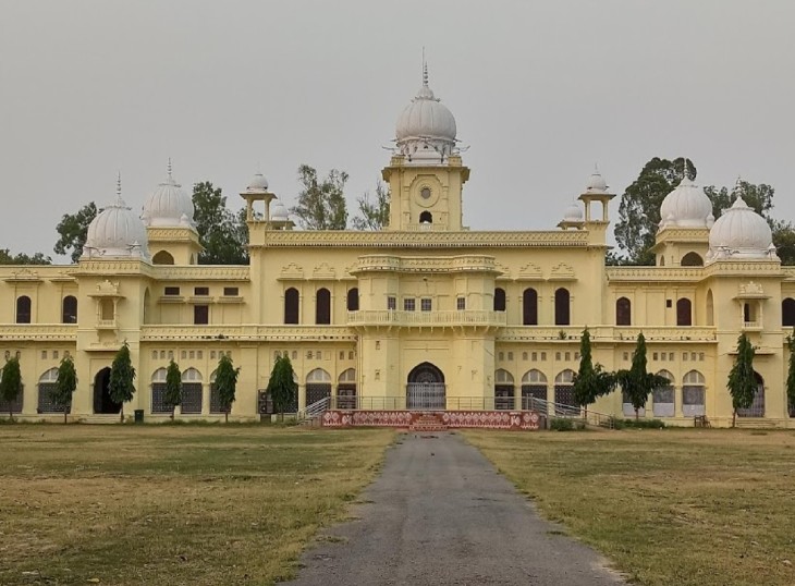 लखनऊ विश्वविद्यालय के PG के 7 विषयों की काउंसिलिंग में बुधवार को च्वाइस फिलिंग की शुरुआत हुई, अभ्यर्थी 22 अक्टूबर तक चॉइस लॉक कर सकते है, वही UG में गुरुवार शाम 5 बजे सेकंड एलॉटमेंट रिजल्ट जारी होंगे - प्रतीकात्मक चित्र - Dainik Bhaskar