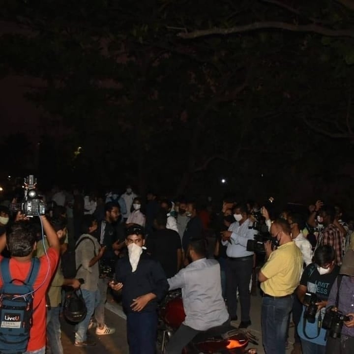 आर्यन के वकील मुकुल रोहतगी ने मीडिया को बताया कि डिटेल ऑर्डर कल आएगा। आर्यन कल या परसों जेल से वापस आ सकते हैं।