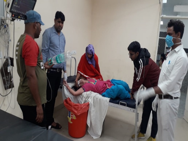 अस्पताल में भर्ती महिला स्वास्थ्यकर्मी। - Dainik Bhaskar