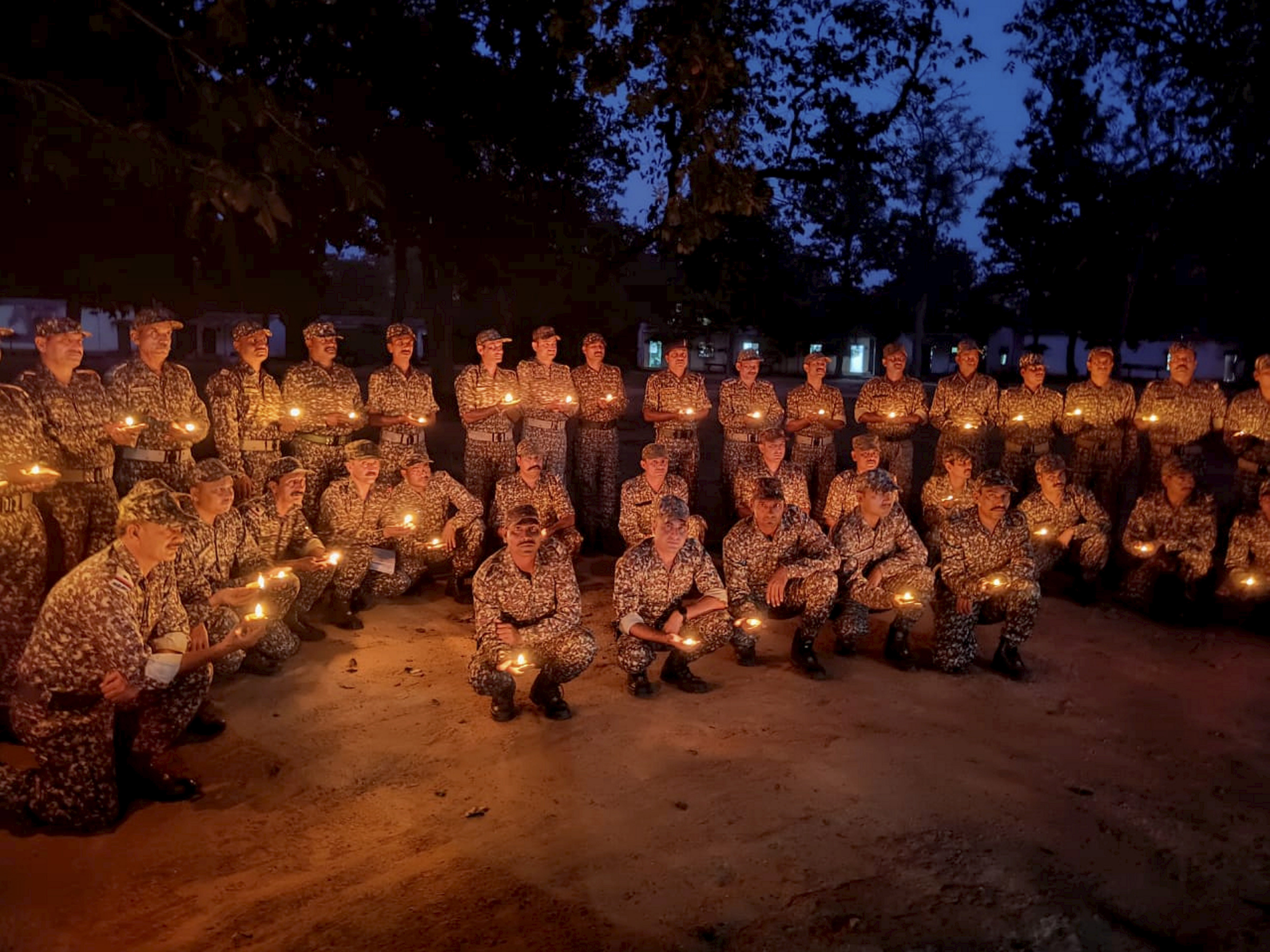 इंडो-तिब्बत बॉर्डर पुलिस (ITBP) के हिमवीरों ने छत्तीसगढ़ में दिवाली मनाई।
