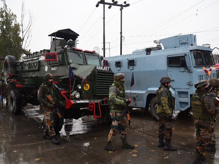 श्रीनगर के ही बेमिना में शुक्रवार को आतंकियों ने सुरक्षाबलों के जवानों पर फायरिंग की थी।