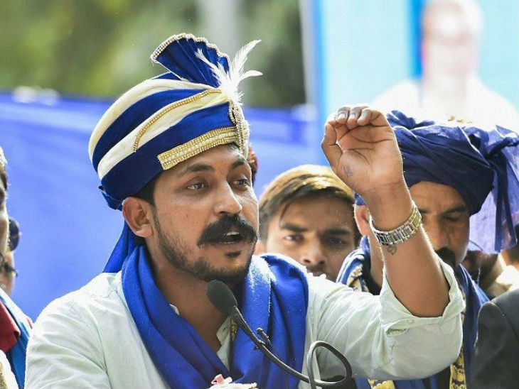 चंद्रशेखर आजाद ने यह भी कहा कि उनकी पार्टी यूपी में हर सीट पर चुनाव लड़ेगी। - Dainik Bhaskar