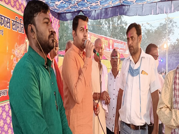 रामगृह समित के गुण पाण्डेयछट घाट में।